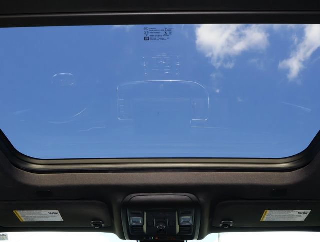 Used 2023 GMC Yukon AT4 w/ AT4 Premium Package AWD/4WD image 13