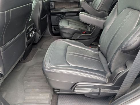 Used 2019 Ford Expedition Limited w/ Equipment Group 302A RWD image 30