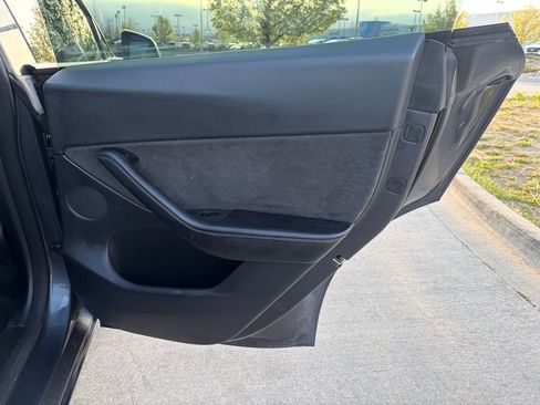 Used 2021 Tesla Model Y Long Range image 20