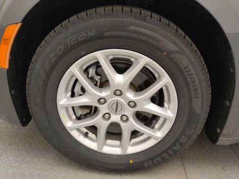 Used 2021 Chrysler Voyager Lxi FWD image 31