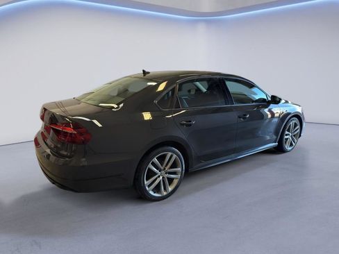 Used 2018 Volkswagen Passat 2.0T R-Line FWD image 6