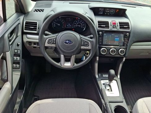 Used 2017 Subaru Forester 2.5i Premium AWD/4WD image 17