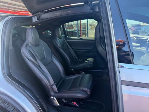Used 2016 Tesla Model X image 26
