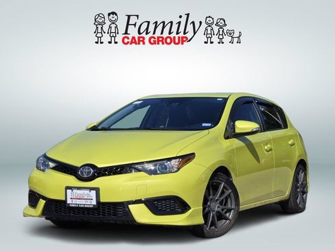 Used 2018 Toyota Corolla iM FWD image 1