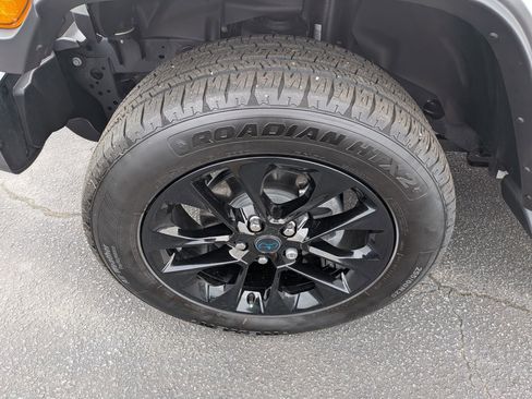 Certified 2025 Jeep Wrangler Sahara image 9