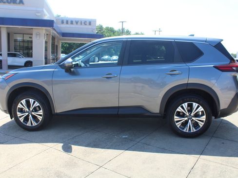 Used 2023 Nissan Rogue SV AWD/4WD image 7