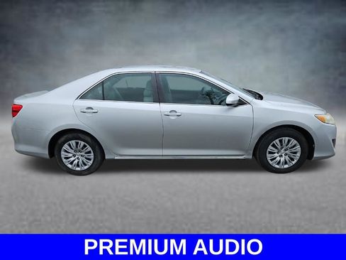 Used 2012 Toyota Camry LE FWD image 4