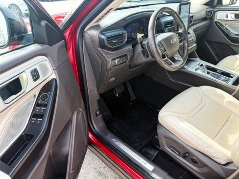 Used 2020 Ford Explorer Platinum w/ Premium Technology Package image 9