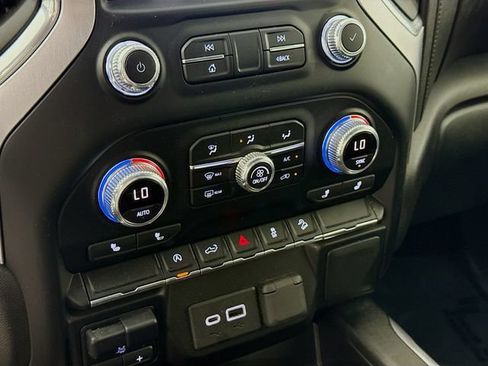 Used 2020 GMC Sierra 1500 Elevation w/ Elevation Value Package AWD/4WD image 16