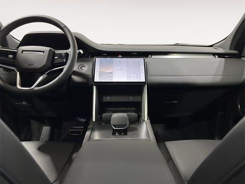 New 2025 Land Rover Discovery Sport Dynamic SE image 11