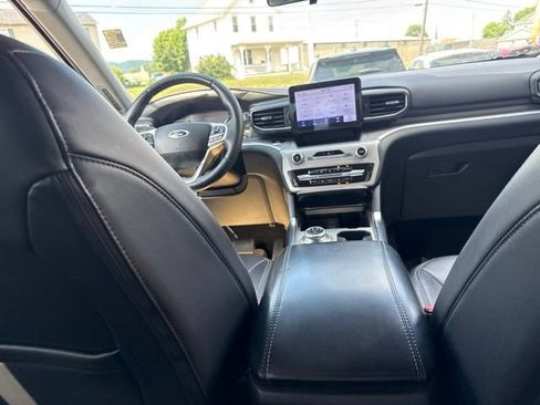 Certified 2023 Ford Explorer XLT w/ Equipment Group 202A AWD/4WD image 39