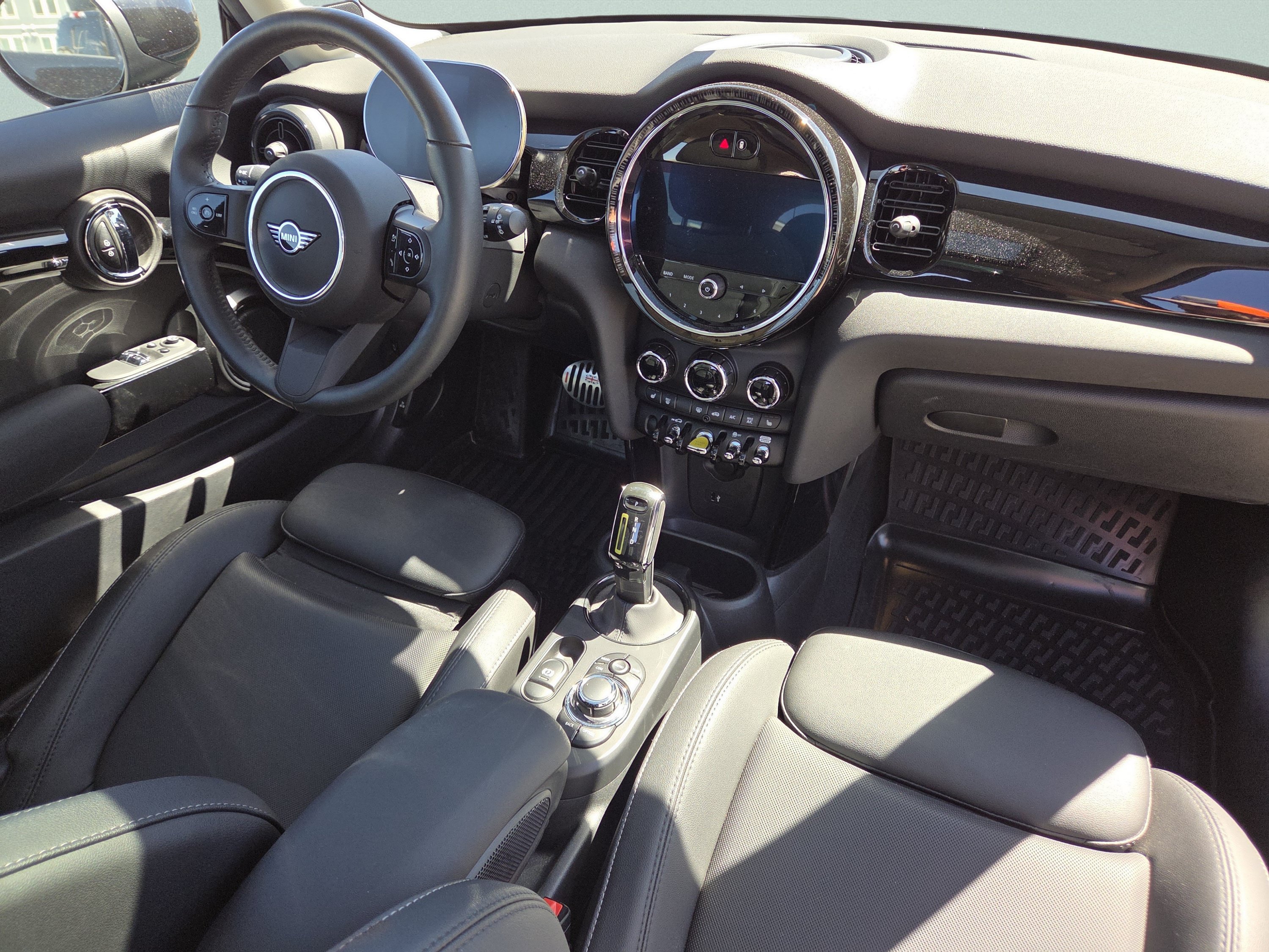 Used 2024 MINI Cooper SE FWD image 27