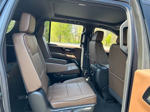 New 2026 Chevrolet Suburban High Country RWD image 49