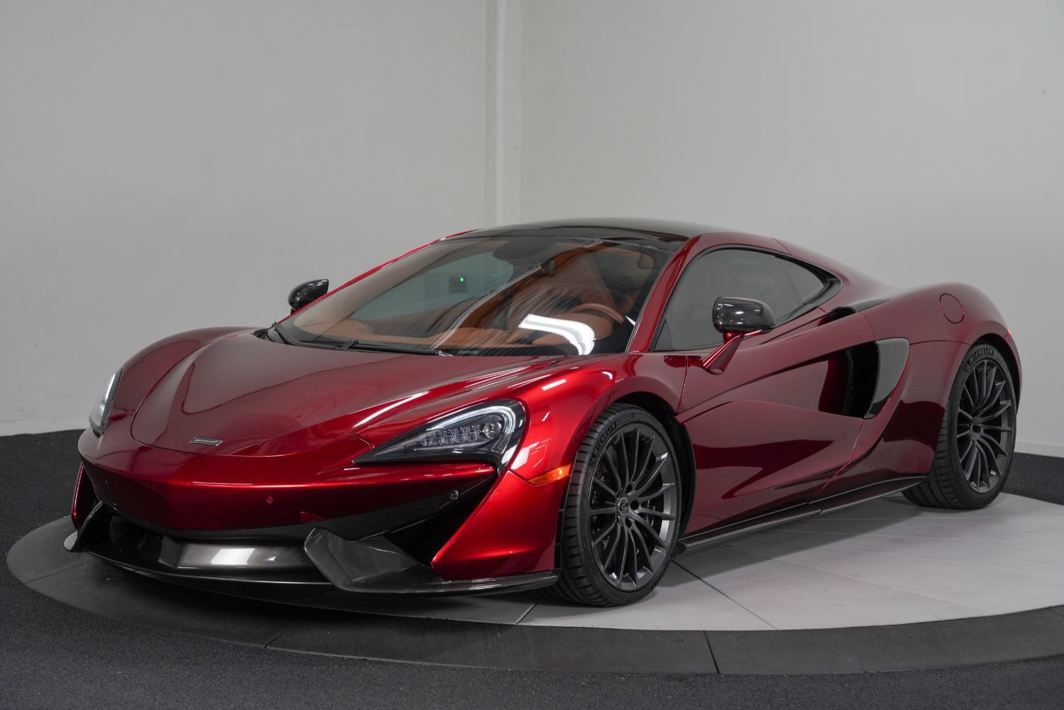 Used 2017 McLaren 570S RWD image 4