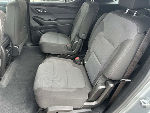 New 2023 Chevrolet Traverse LT FWD image 11