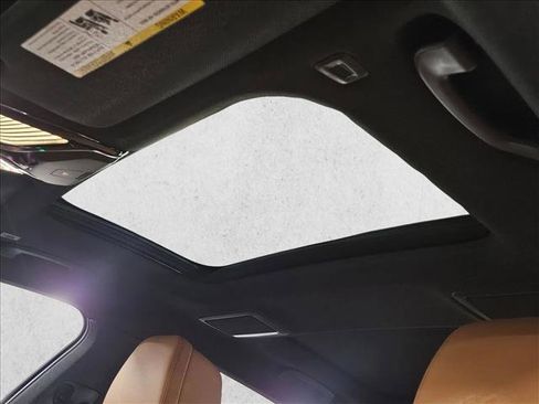 Used 2022 BMW 740i w/ M Sport Package image 15