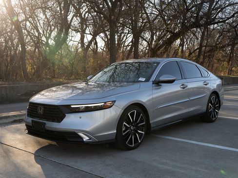 Used 2023 Honda Accord Touring image 5