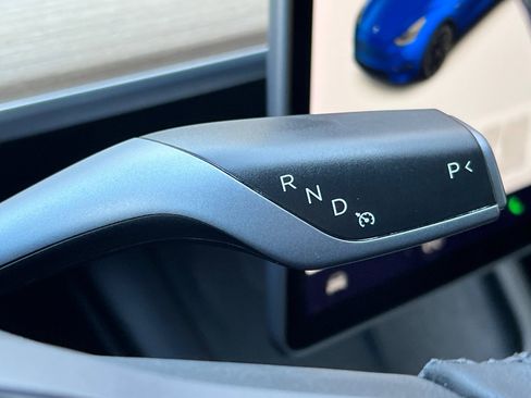 Used 2021 Tesla Model Y Long Range image 22