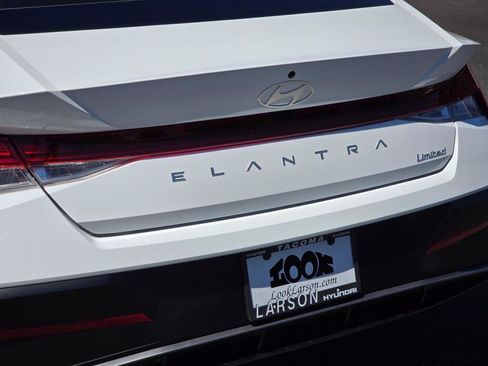 New 2026 Hyundai Elantra Limited FWD image 12
