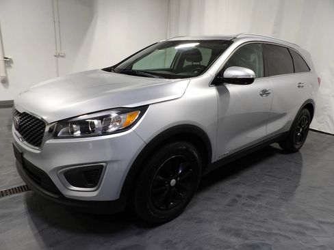 Used 2018 Kia Sorento LX w/ LX V6 Convenience Package AWD/4WD image 4