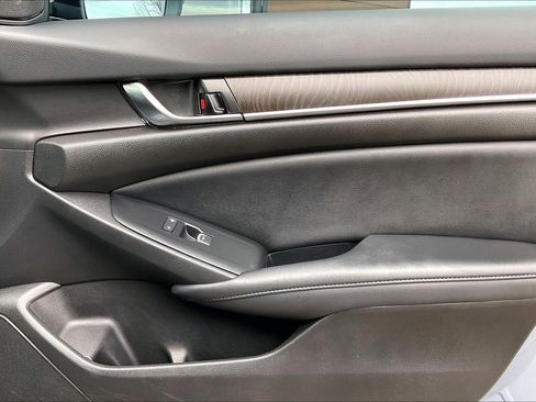 Used 2022 Honda Accord Touring image 21