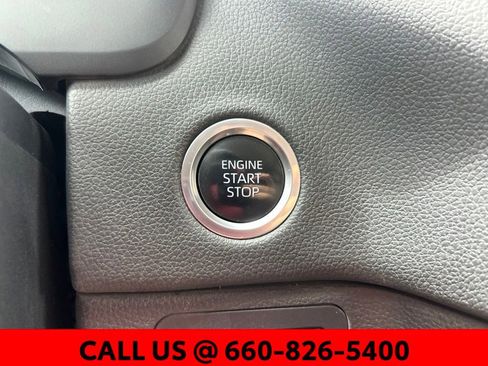 Used 2022 Toyota Tundra Limited AWD/4WD image 17
