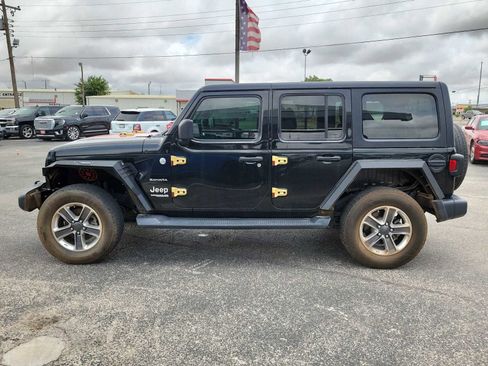 Used 2020 Jeep Wrangler Unlimited Sahara AWD/4WD image 11