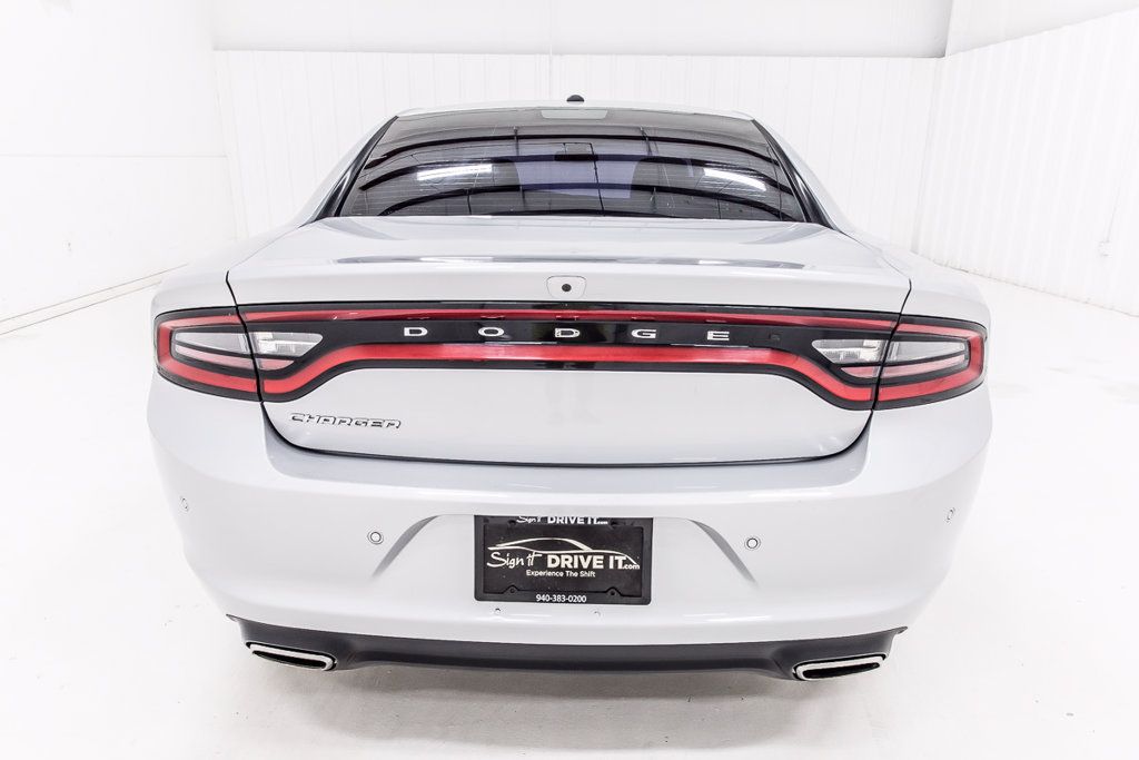 Used 2022 Dodge Charger SXT w/ Leather Interior Group RWD image 7
