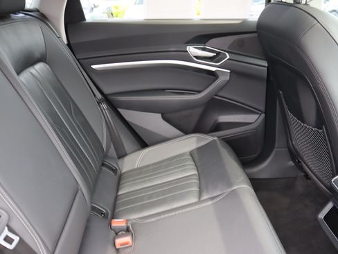 Used 2021 Audi e-tron Premium AWD/4WD image 16