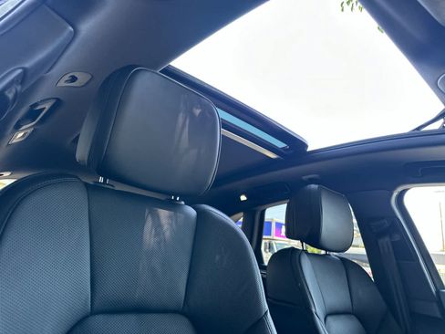 Certified 2026 Porsche Macan AWD/4WD image 18