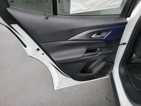 New 2026 Chevrolet Equinox EV LT image 10