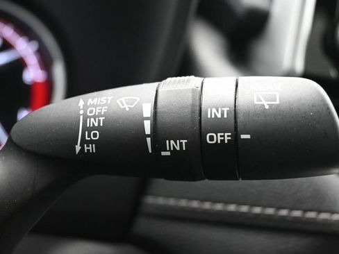 Used 2025 Toyota RAV4 XLE AWD/4WD image 28