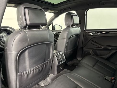 Certified 2022 Porsche Macan S w/ Premium Package Plus AWD/4WD image 26