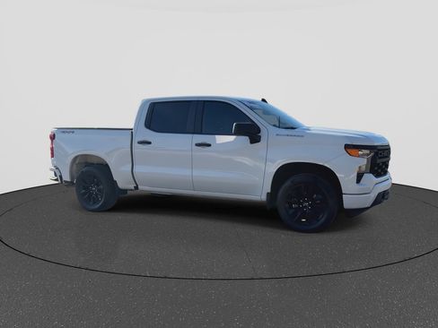 Used 2022 Chevrolet Silverado 1500 Custom image 2