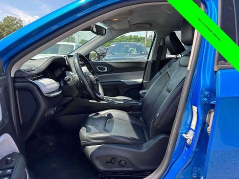 Used 2022 Jeep Compass Latitude AWD/4WD image 3