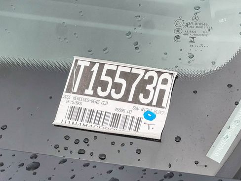 Used 2025 Mercedes-Benz GLB 250 GLB 250 image 30