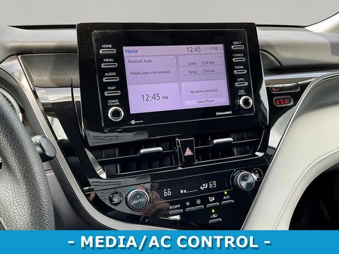 Used 2023 Toyota Camry LE AWD/4WD image 9