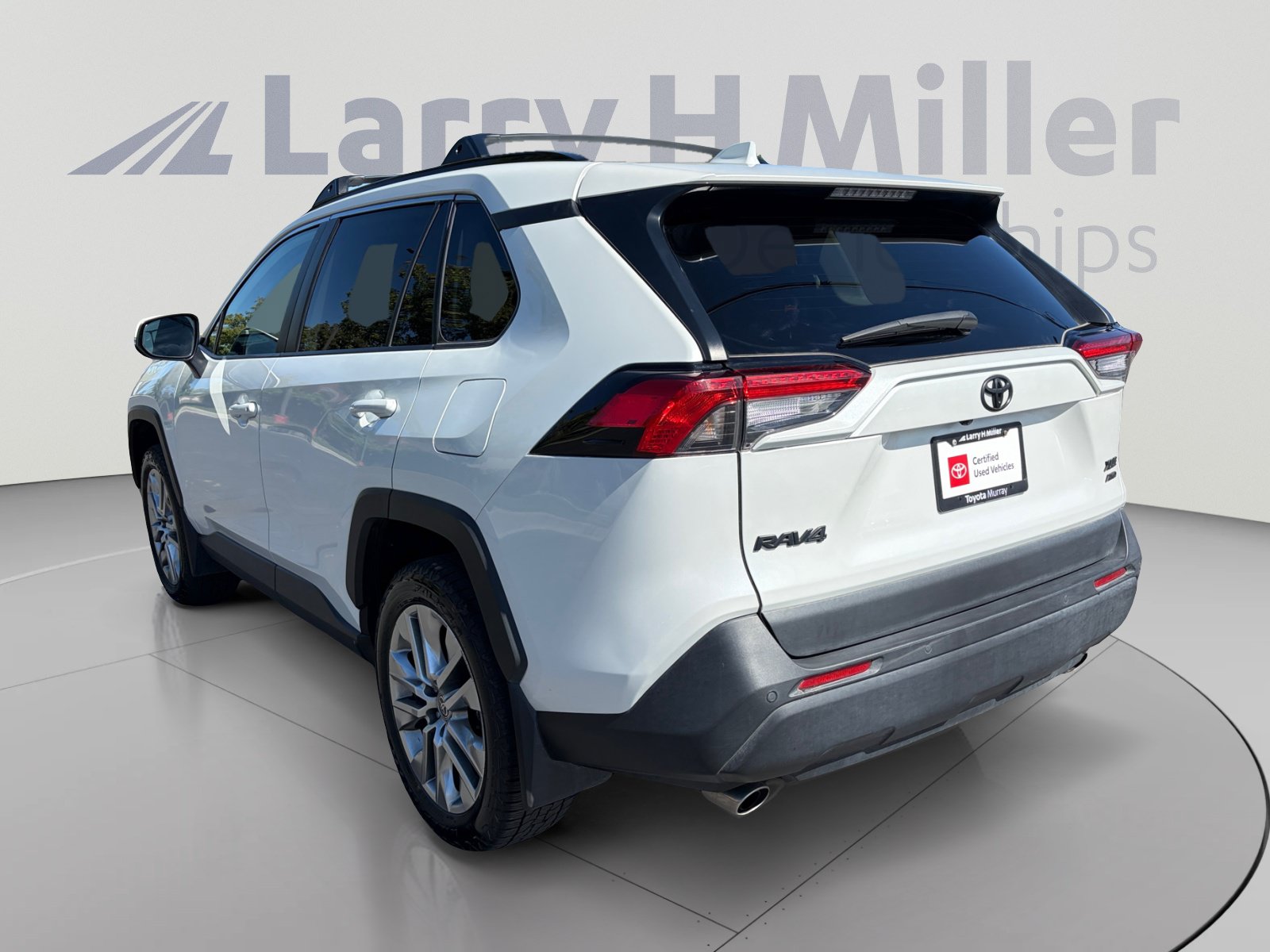 Used 2023 Toyota RAV4 XLE Premium AWD/4WD image 3