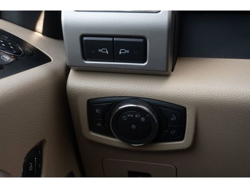 Used 2015 Ford F150 Lariat w/ Equipment Group 502A Luxury RWD image 27