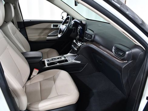 Used 2022 Ford Explorer Limited w/ Limited Technology Package image 10