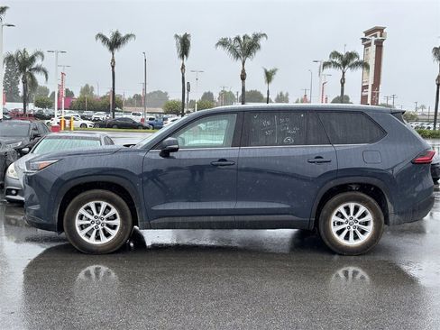 Certified 2025 Toyota Grand Highlander AWD image 2