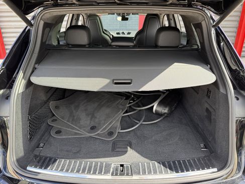 Used 2021 Porsche Cayenne Turbo S image 31