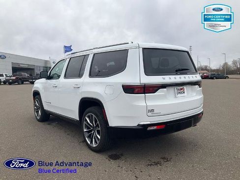 Used 2023 Jeep Wagoneer Series III w/ Premium Group I AWD/4WD image 27