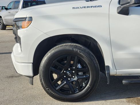 Used 2022 Chevrolet Silverado 1500 Custom RWD image 9