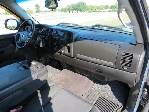 Used 2011 Chevrolet Silverado 1500 LT w/ Regional Value Package image 30