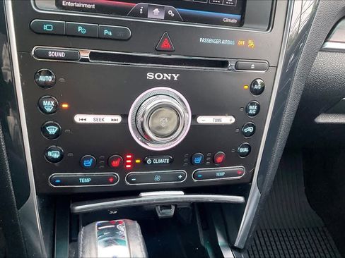 Used 2016 Ford Explorer Limited w/ Equipment Group 301A FWD image 32