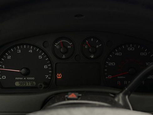 Used 2010 Ford Ranger XLT image 10