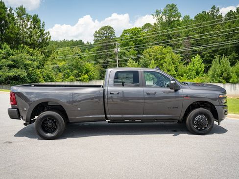 New 2026 RAM 3500 Laramie AWD/4WD image 20