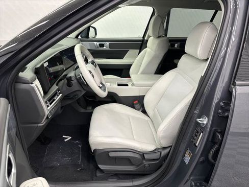 New 2026 Hyundai Santa Fe SE image 9