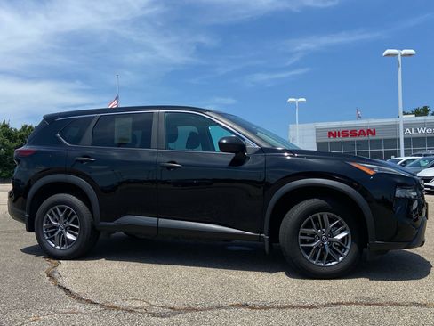 Used 2024 Nissan Rogue S AWD/4WD image 1